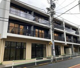 東京都港区白金台１ 3階建