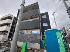 大阪府茨木市沢良宜浜２ 3階建