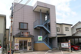 石川県金沢市諸江町 3階建