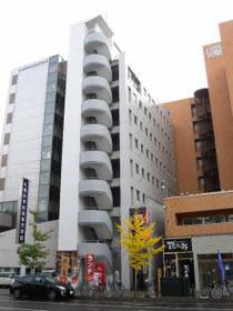 北海道札幌市中央区大通西１７ 8階建