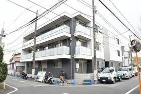 東京都世田谷区深沢２ 3階建