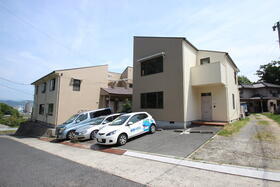 広島県広島市西区三滝本町２ 2階建