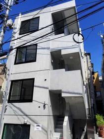 東京都新宿区赤城元町 地上3階地下2階建 築3年11ヶ月
