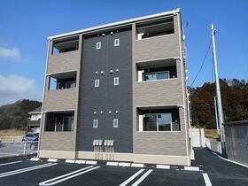 福島県いわき市泉町滝尻字根ノ町 3階建 築7年10ヶ月