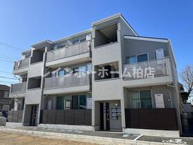 千葉県流山市東初石３ 3階建 築2年11ヶ月