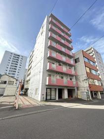 北海道札幌市中央区南一条西１６ 8階建 築18年3ヶ月
