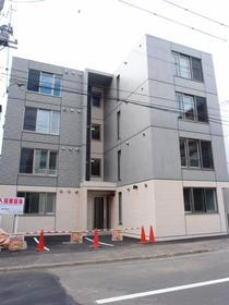 北海道札幌市中央区南四条西１３ 4階建 築11年9ヶ月