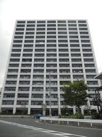 東京都港区海岸３ 地上18階地下1階建
