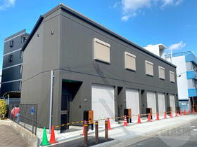 大阪府大阪市東淀川区豊新３ 2階建