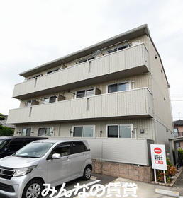 福岡県糟屋郡粕屋町仲原３ 3階建