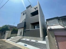 福岡県北九州市小倉南区葛原２ 3階建 