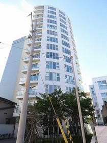 北海道札幌市中央区北五条西２８ 14階建 築15年9ヶ月