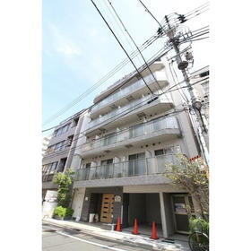 東京都新宿区早稲田鶴巻町 8階建