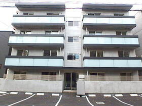 アウリィ平岸 4階建