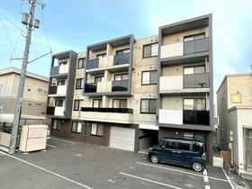 北海道札幌市中央区北十三条西１５ 4階建 築2年5ヶ月