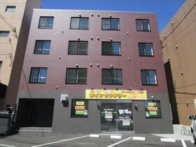 北海道札幌市豊平区平岸一条９ 4階建 築9年4ヶ月