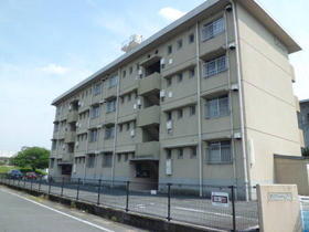 熊本県熊本市南区刈草２ 4階建 築40年1ヶ月
