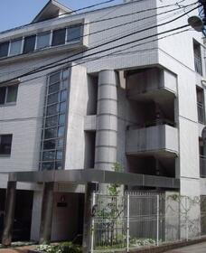 東京都渋谷区南平台町 4階建