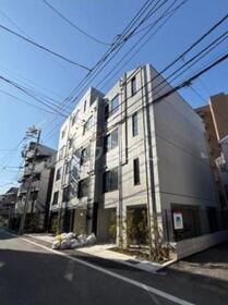 アルティザ新宿落合ソノリテ 5階建