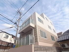 ハイツ瓦屋 3階建
