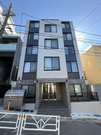 東京都渋谷区本町４ 地上4階地下1階建 築2年4ヶ月