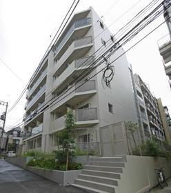 東京都新宿区西新宿４ 6階建 築11年3ヶ月