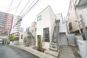 東京都新宿区市谷薬王寺町 3階建 築1年5ヶ月