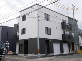 北海道札幌市中央区南二十条西１０ 3階建 築2年9ヶ月