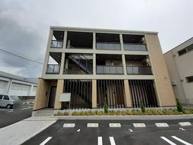 愛知県西尾市伊藤１ 3階建