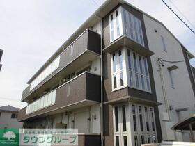 埼玉県三郷市中央３ 3階建