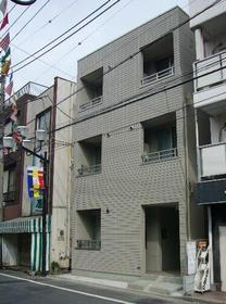 東京都北区神谷１ 3階建