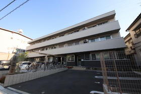 ソラーレ名神町 3階建