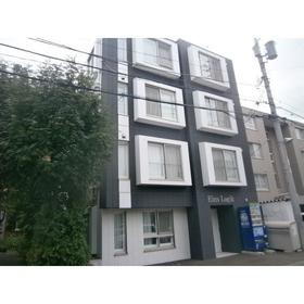 北海道札幌市豊平区平岸三条１１ 4階建
