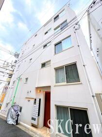 東京都中野区新井１ 地上4階地下1階建 築4年4ヶ月