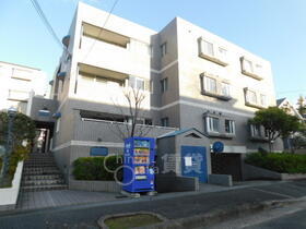 大阪府箕面市船場西３ 築34年5ヶ月 3階建