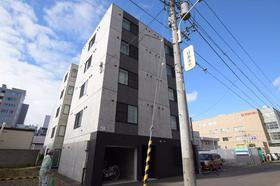 北海道札幌市中央区南六条西１０ 5階建