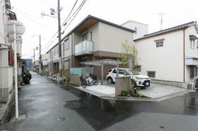 大阪府東大阪市末広町 2階建