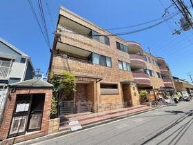 大阪府茨木市鮎川４ 3階建