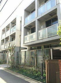 東京都目黒区三田２ 4階建 築15年11ヶ月