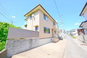 広島県安芸郡海田町月見町 2階建