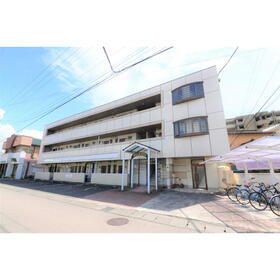 ベルウエダ 3階建