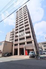 福岡県福岡市博多区築港本町 15階建