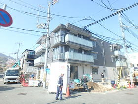 兵庫県神戸市東灘区森南町１ 3階建 築6年3ヶ月