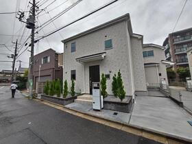 東京都練馬区大泉学園町８ 2階建