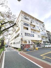 東京都目黒区青葉台１ 6階建