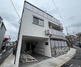 京都府京都市北区等持院南町 3階建 