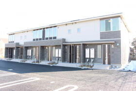 滋賀県野洲市冨波乙 2階建