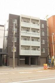 北海道札幌市中央区南十四条西６ 5階建 築9年