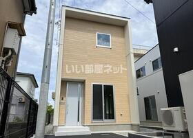 新潟県長岡市愛宕３ 2階建 