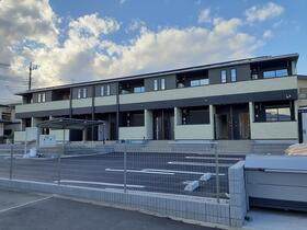 神奈川県愛甲郡愛川町中津 2階建